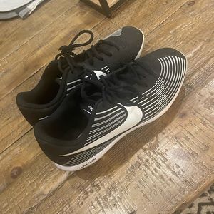 Mens Size 9.5 Metal Spiked baseball cleats.